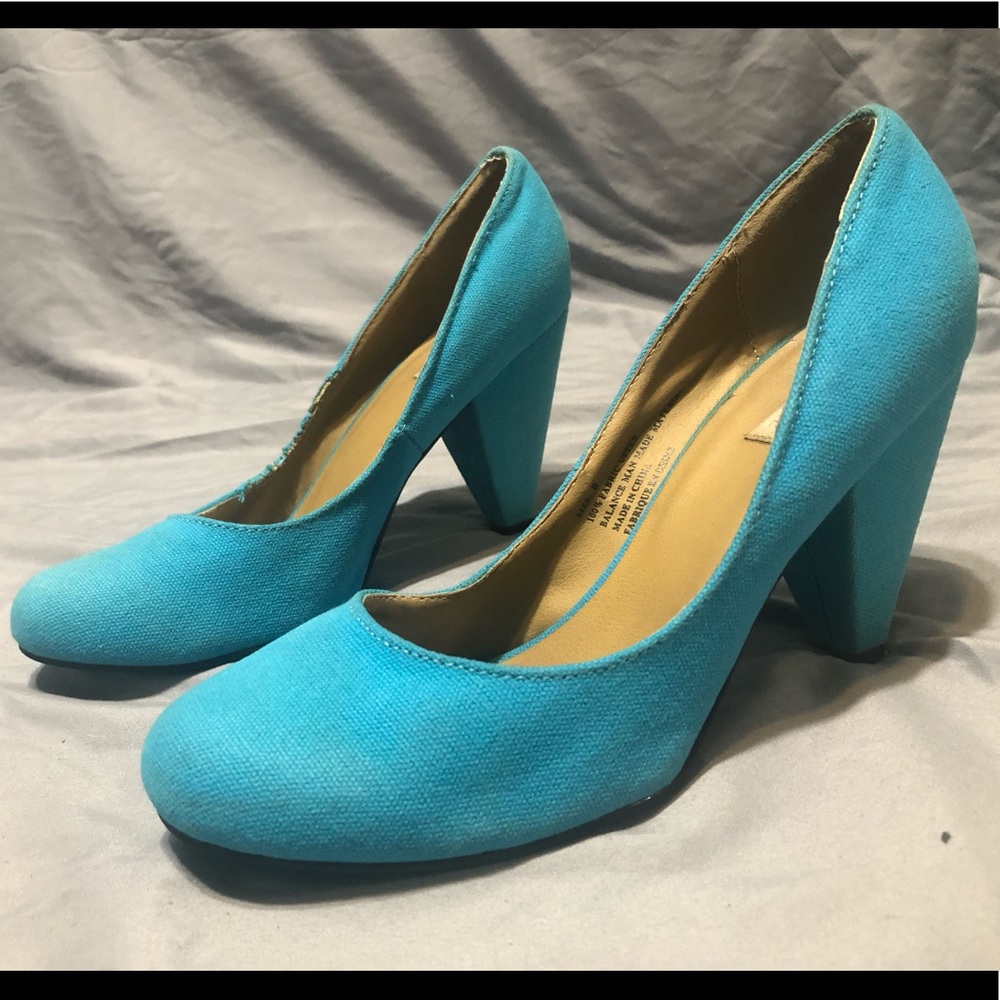 Size 8 blue high heels